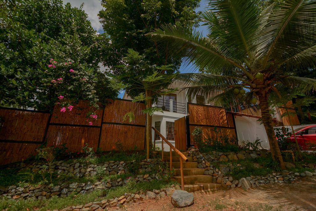 Hilltop Pool And Villa Puerto Princesa ภายนอก รูปภาพ