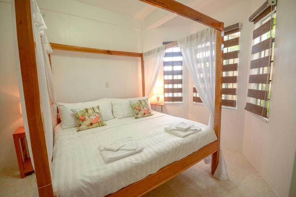 Hilltop Pool And Villa Puerto Princesa ภายนอก รูปภาพ