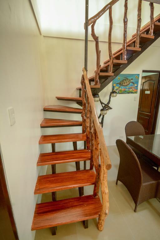 Hilltop Pool And Villa Puerto Princesa ภายนอก รูปภาพ