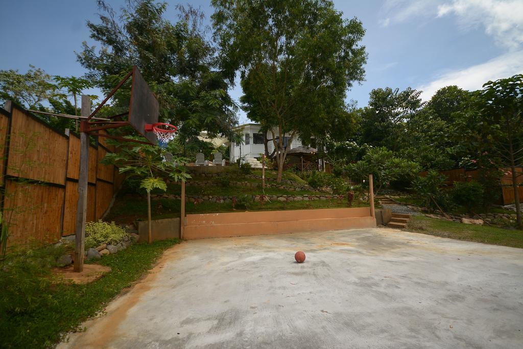 Hilltop Pool And Villa Puerto Princesa ภายนอก รูปภาพ