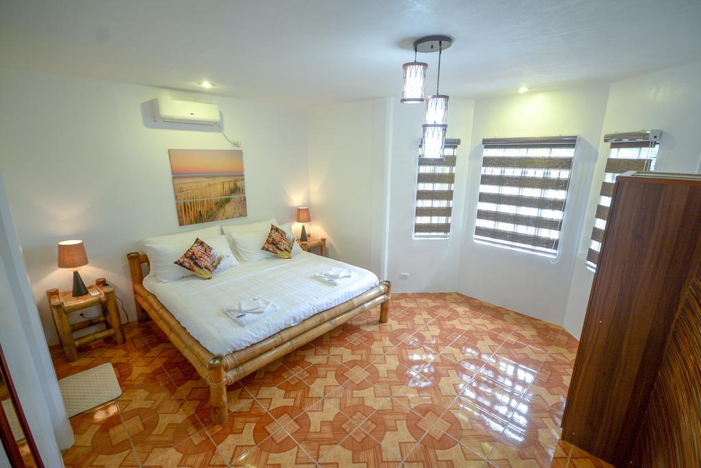 Hilltop Pool And Villa Puerto Princesa ภายนอก รูปภาพ