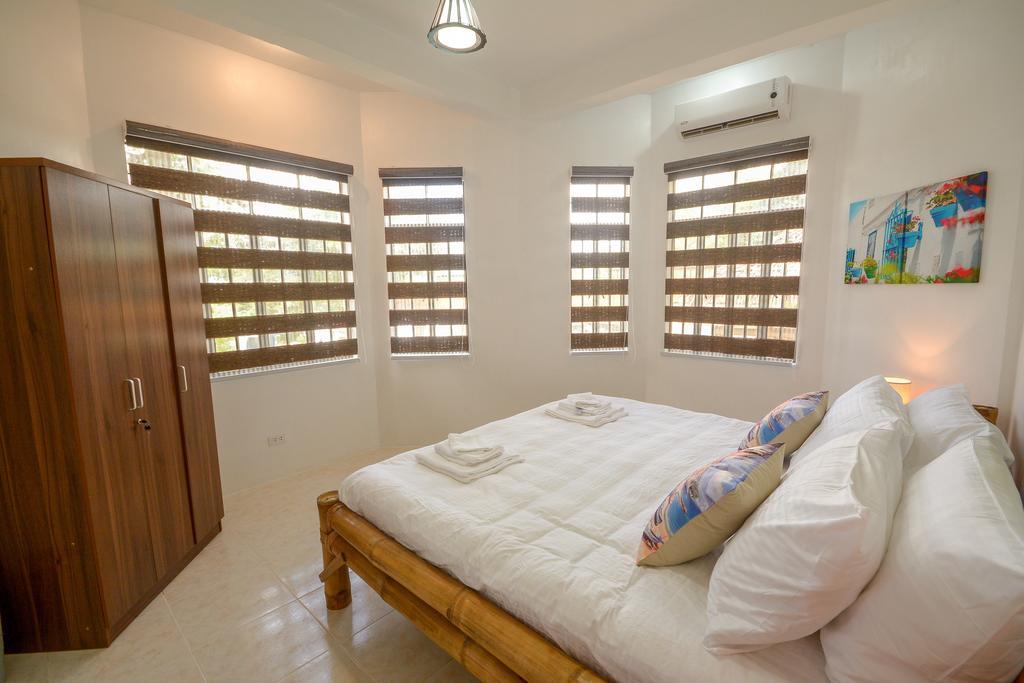 Hilltop Pool And Villa Puerto Princesa ภายนอก รูปภาพ