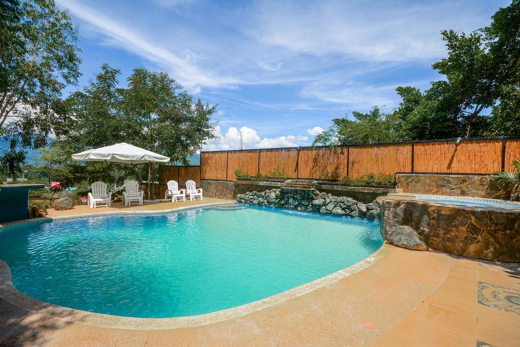 Hilltop Pool And Villa Puerto Princesa ภายนอก รูปภาพ