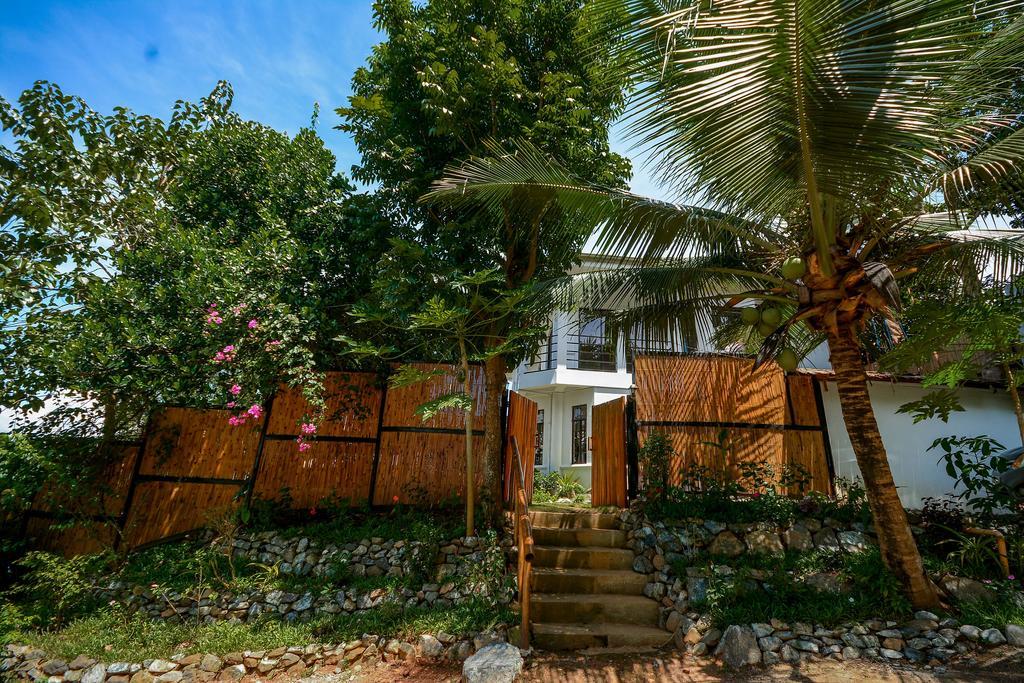 Hilltop Pool And Villa Puerto Princesa ภายนอก รูปภาพ