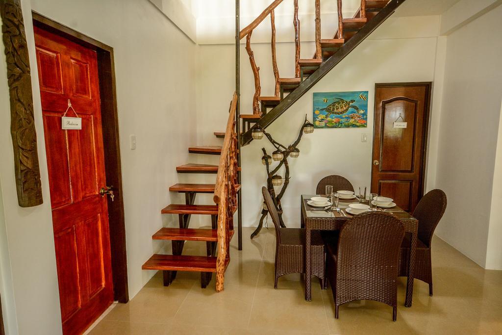 Hilltop Pool And Villa Puerto Princesa ภายนอก รูปภาพ