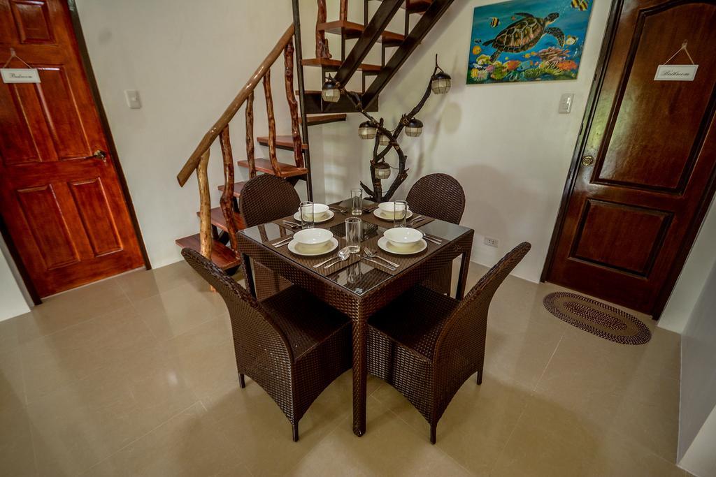 Hilltop Pool And Villa Puerto Princesa ภายนอก รูปภาพ