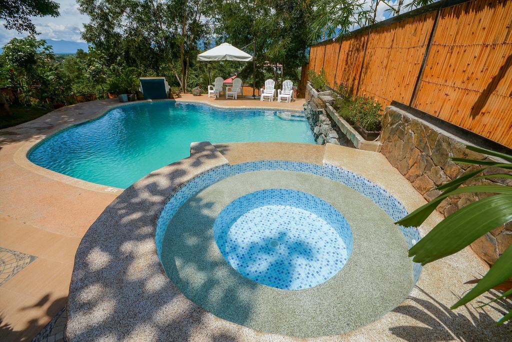 Hilltop Pool And Villa Puerto Princesa ภายนอก รูปภาพ