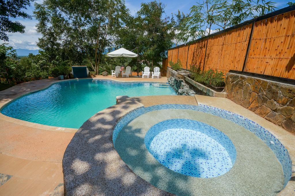 Hilltop Pool And Villa Puerto Princesa ภายนอก รูปภาพ